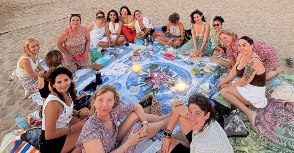 Cerchio di Donne in spiaggia
