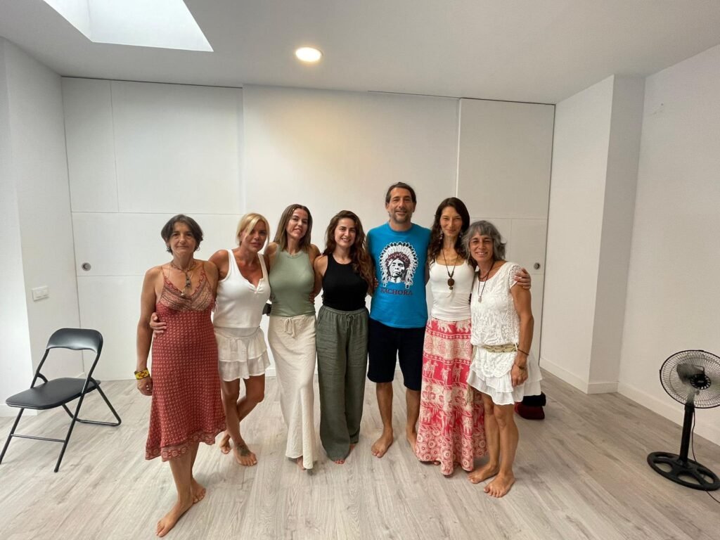 Grupo al final de un taller de Constelaciones Familiares en Barcelona